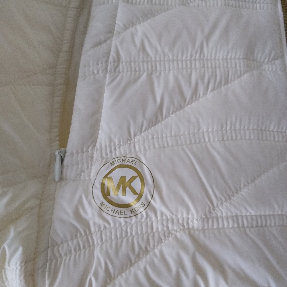 Women's quilted puffy vest NWOT Michael kors - Picture 2 of 9